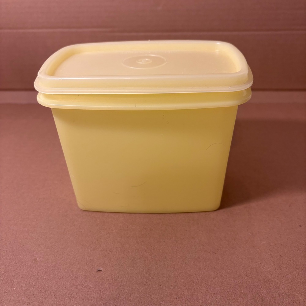 Vintage Yellow Tupperware Food Storage Container with Lid‎ 1234-9